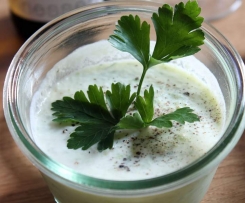 Kalte Gurkensuppe a la Roemme