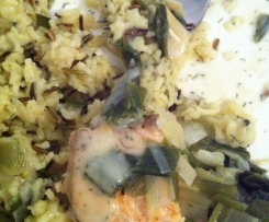 Lachs mit Gemüse, Wildreis und Dillsauce