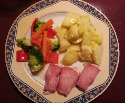 Hähnchenbrust im Schinkenmantel mit Kartoffeln und