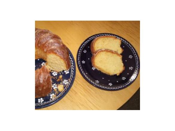 Einfacher Zitronenguglhupf