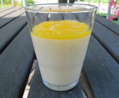 Erfrischendes Pfirsich-Joghurt-Dessert