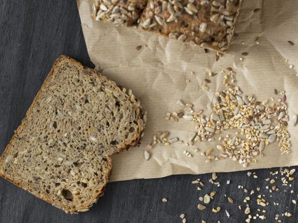 Saftiges Brot mit Körnern