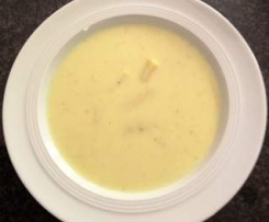 feine Spargelcremesuppe