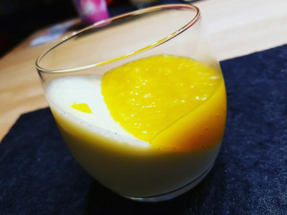 Panna Cotta mit Früchtetraum
