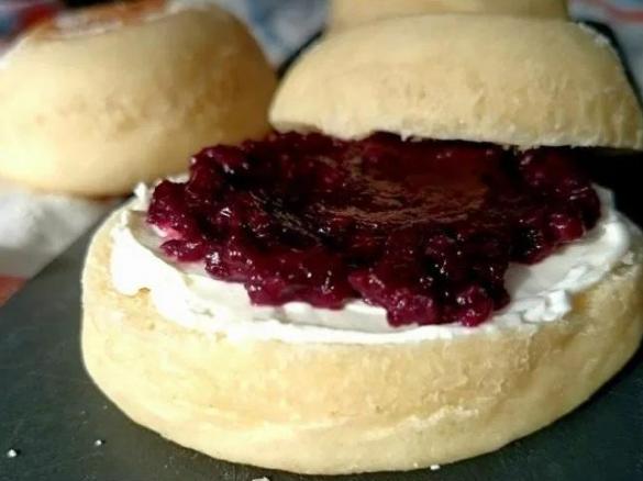 Pfannenbrötchen, Toasties, English Muffins