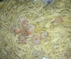 Safran-Spaghetti mit Garnelen