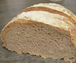 Sauerteigbrot mit selbst gemachtem Sauerteig