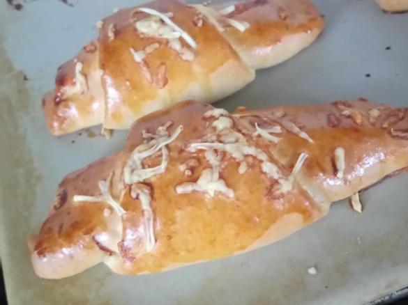 Variation Dinkel-Schinken-Käse-Hörnchen auf die Schnelle Rezept des Tages vom 13.2.2015