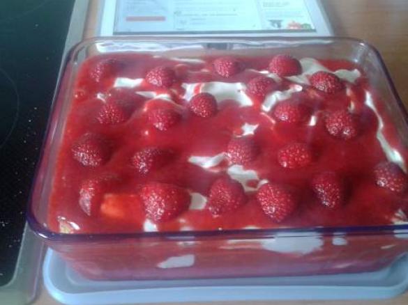 Variation von Light-Erdbeer-Tiramisu ohne Alkohol