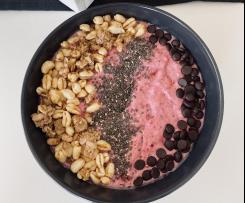 Smoothie-Joghurt-Bowl mit Haferflocken