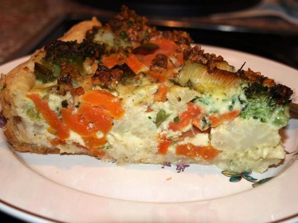 Herzhafte Brokkoli-Möhren-Torte