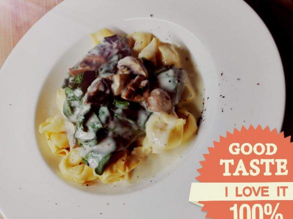 ALL in ONE Spinat und Champignons mit Kräutersauce und Tortellini