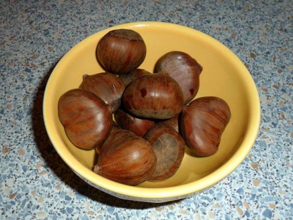 Heiße Maroni / Maronen / Esskastanien