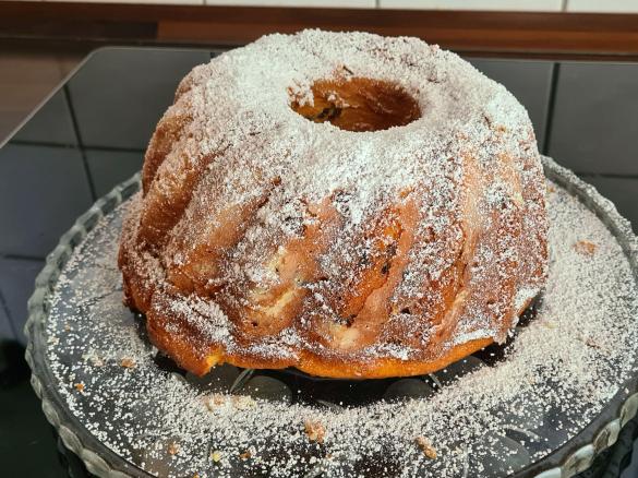 Quark-Gugelhupf mit Rosinen