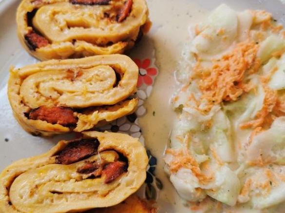 Pikante Pfannkuchenroulade