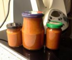 Tomatensoße auf Vorrat für Pizza und Pasta