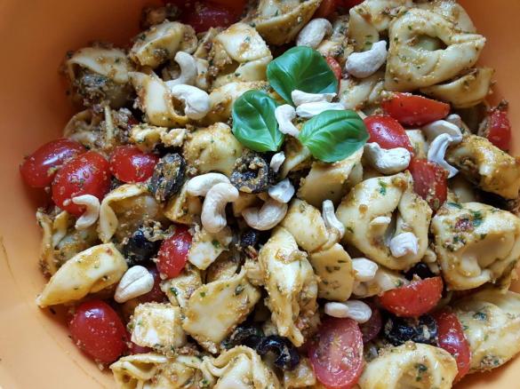 Tortellinisalat italienische Art