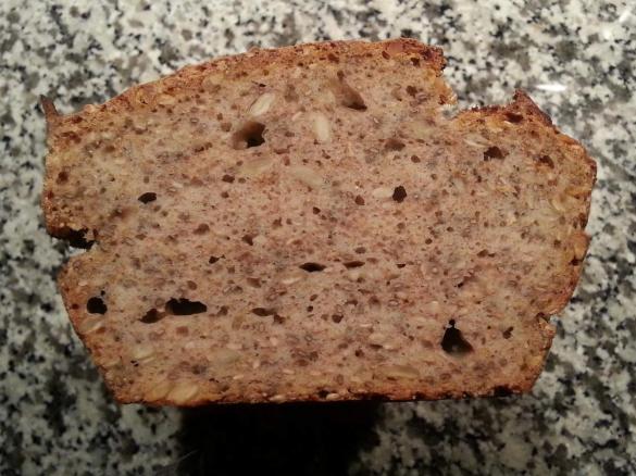 Dinkelbrot mit Chiasamen und/oder Zwiebeln