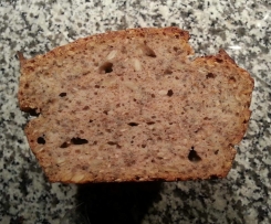 Dinkelbrot mit Chiasamen und/oder Zwiebeln