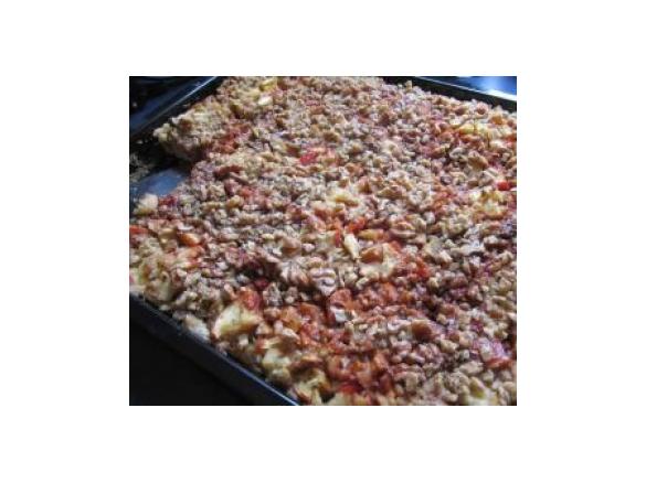 Apfel-Walnuss-Kuchen mit Zimtsirup