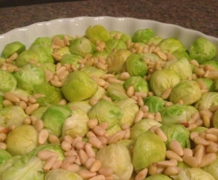 Low Carb Rosenkohl Quiche mit Pinienkernen