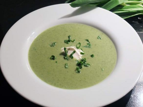 Bärlauchsüppchen mit Mascarpone