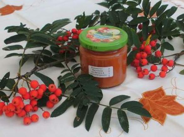 Ebereschenmarmelade mit Bananen und Lebkuchengewürz