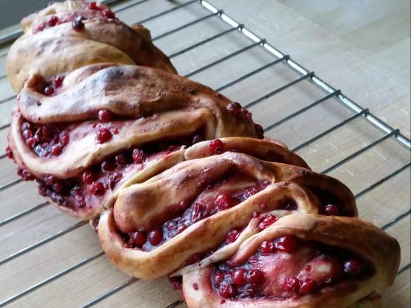 Johannisbeer-Striezel