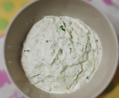 Saure-Sahne-Frischkäse-Dip