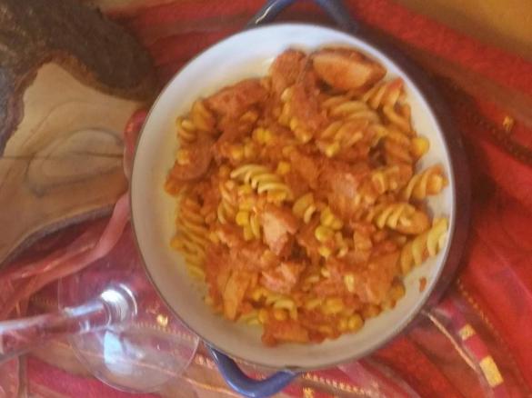 Würstchengulasch mit Nudeln