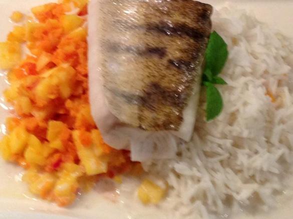 Zander auf Möhren-Mango-Confit mit Kokosschaum