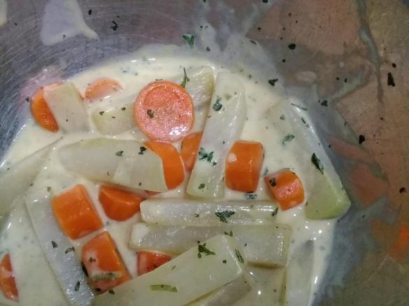 Kohlrabi-Möhren-Gemüse