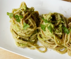 Avocado-Basilikum-Pesto