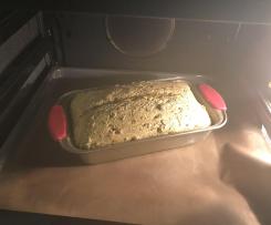 Variation Möhrenbrot mit Dinkelmehl und Rosinen