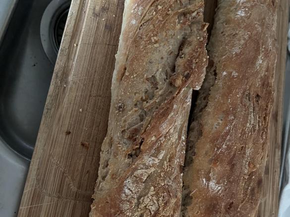 Walnuss-Zwiebel-Baguette