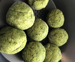 Spinatknödel mit zweierlei Käse