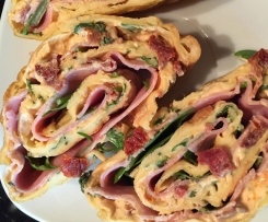 Pfannkuchenroulade mit Ruccola