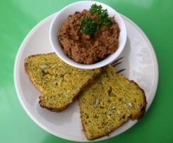 Linsenaufstrich mit Softtomaten und Walnüssen