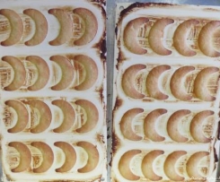 Vanillekipferl, gebacken in einer Kipferlform