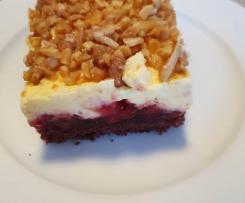 Blechkuchen mit gebrannten Mandeln Cremen & Frucht