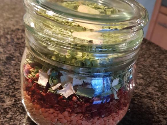 Curry-Linsen-Suppe im Glas