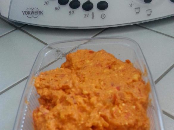 cremiger Schafskäsedip mit Ajvar 