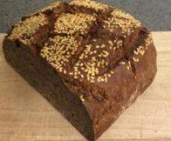 Körnerbrot mit Joghurt