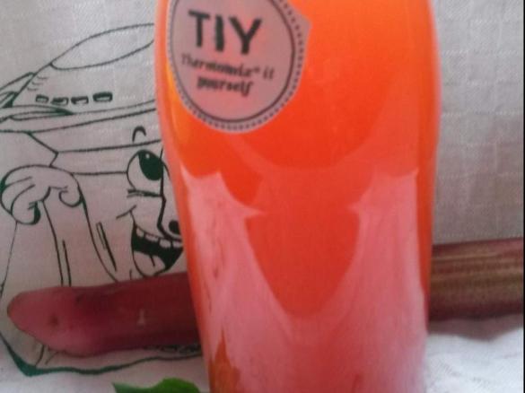 Rhabarber-Erdbeer-Limonade