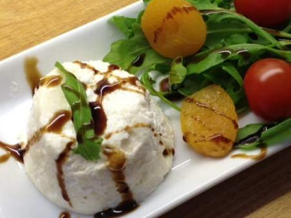 Parmesanmousse auf Spargel-Salat