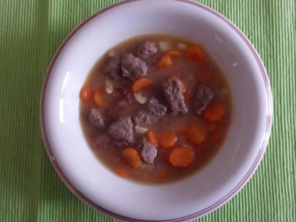 Möhreneintopf mit Rindfleisch