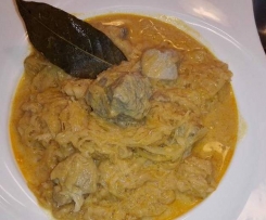 Ungarische Székelykáposzta ( Szegedine Gulasch)