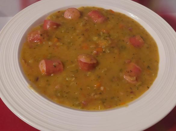 Deftige Erbsensuppe