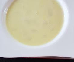 Spargelcremesuppe von der Schale