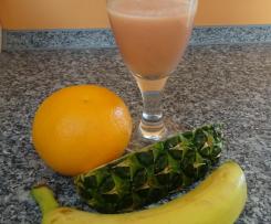 Erfrischender Fruchtcocktail Smoothie